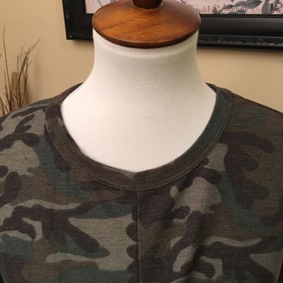 NWT Anthropologie Drew Long Sleeve Camo Tee Sz S - Picture 2 of 6